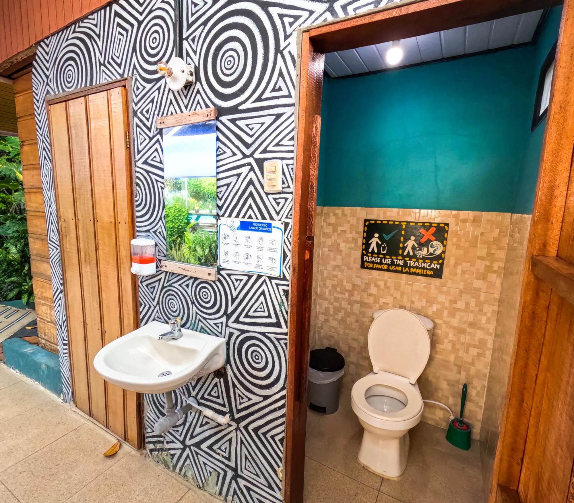 Hostel Casa De Las Palmas Tours Leticia Dış mekan fotoğraf
