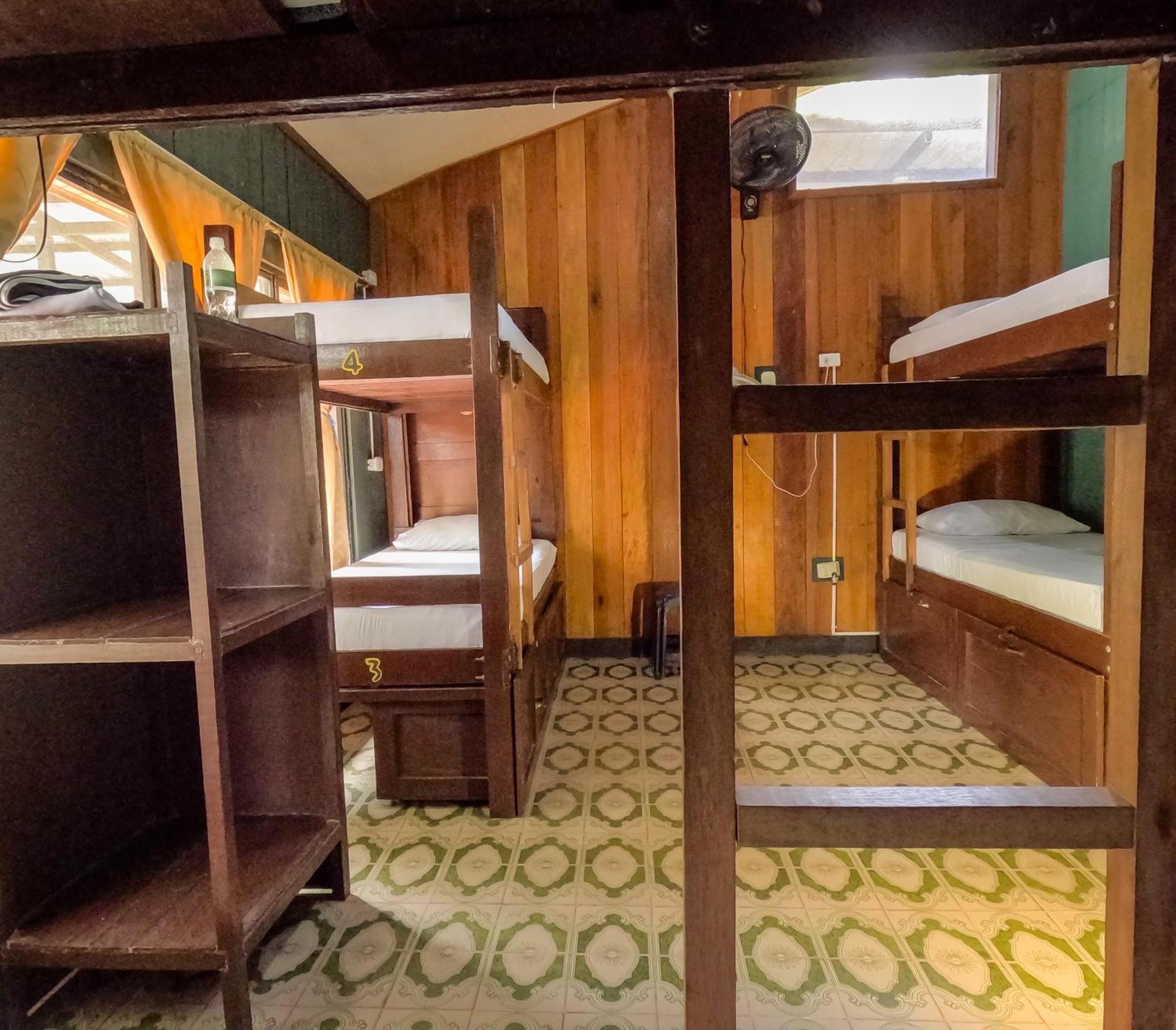 Hostel Casa De Las Palmas Tours Leticia Dış mekan fotoğraf