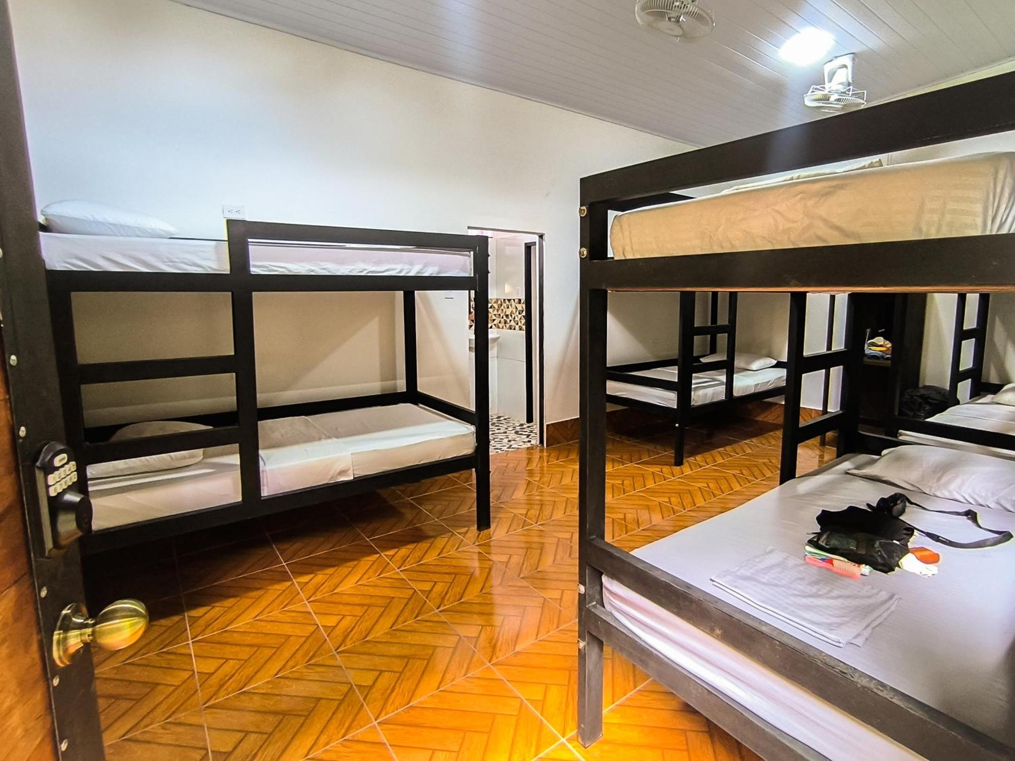 Hostel Casa De Las Palmas Tours Leticia Dış mekan fotoğraf
