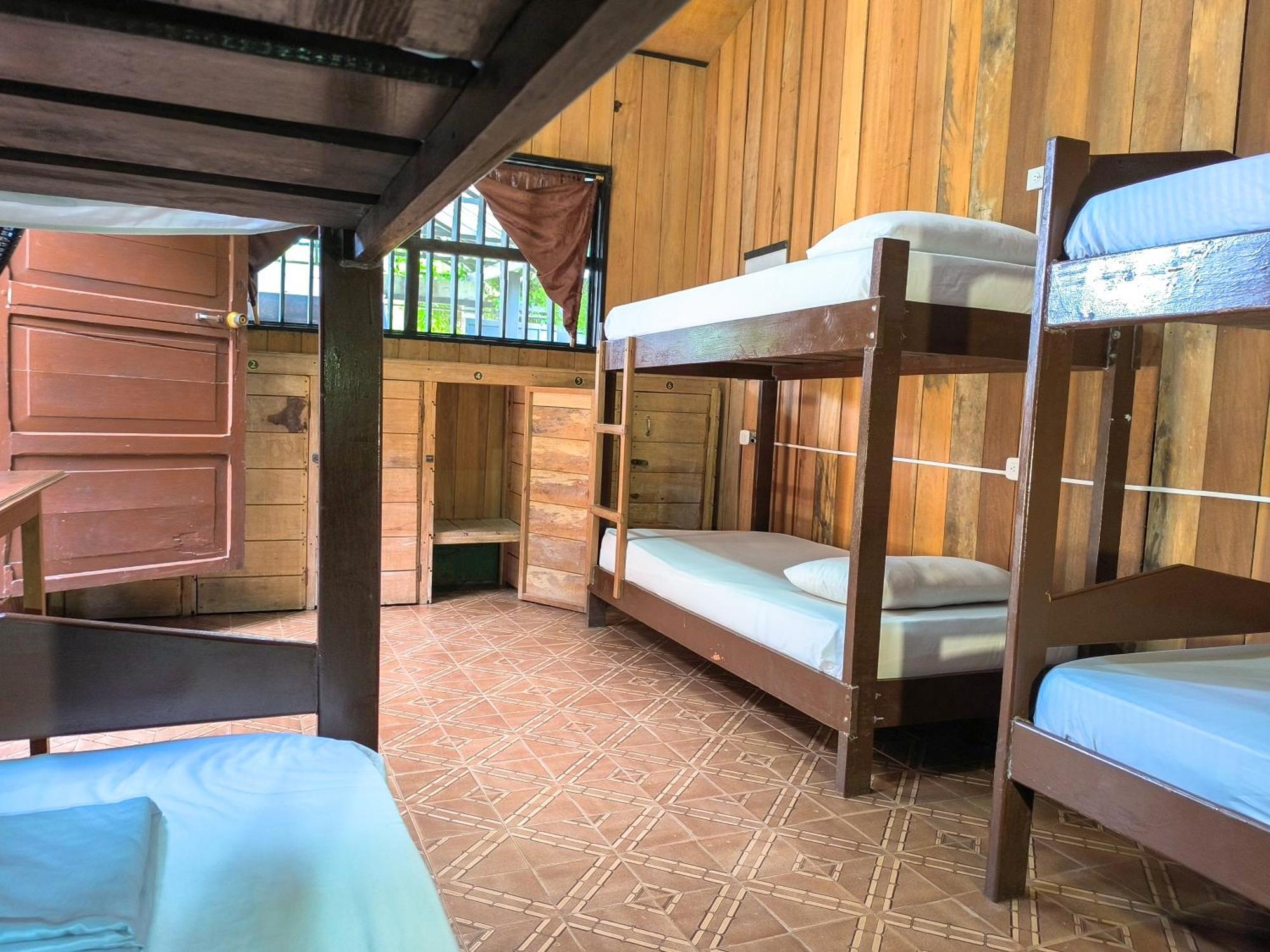 Hostel Casa De Las Palmas Tours Leticia Dış mekan fotoğraf