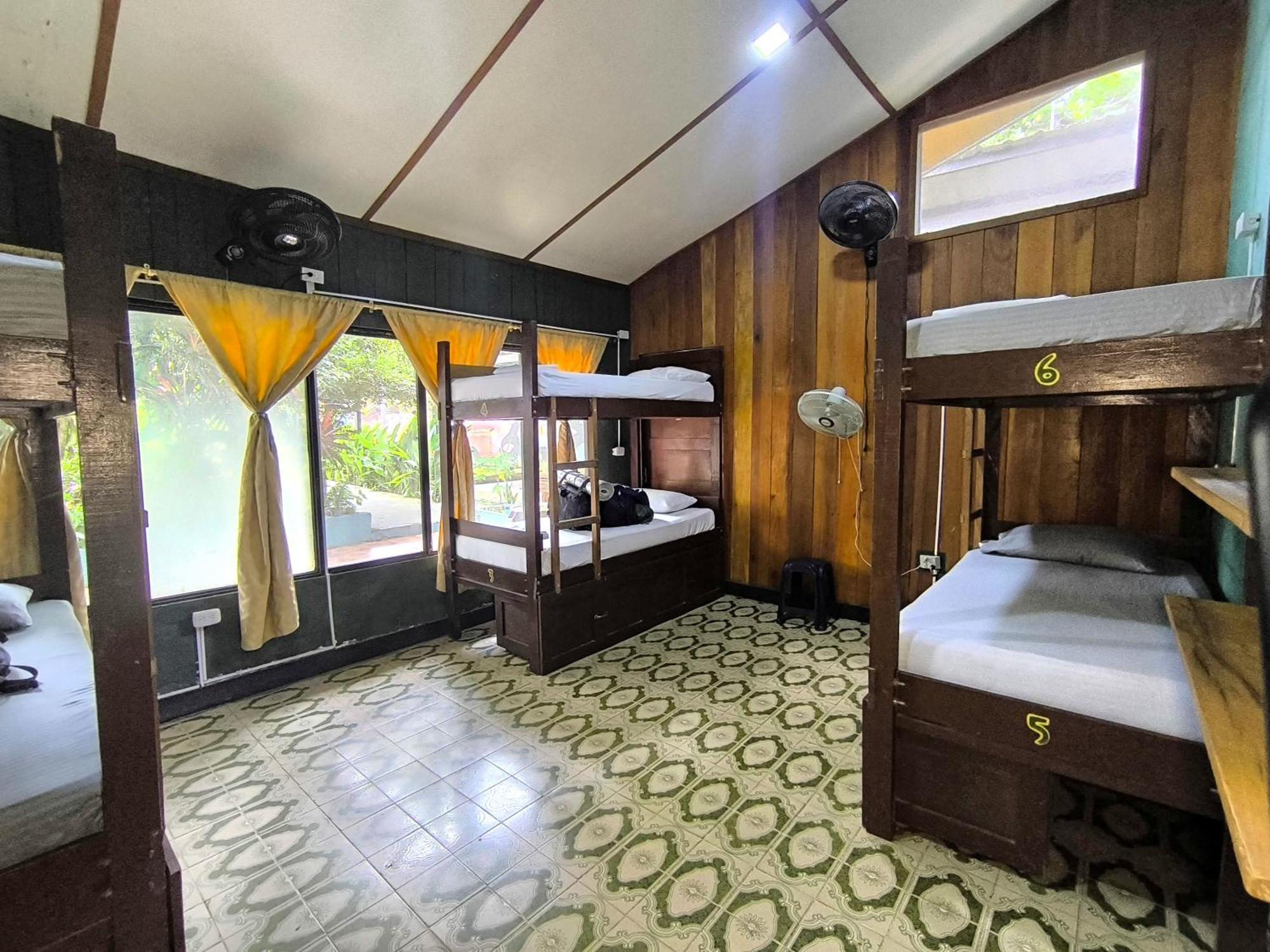 Hostel Casa De Las Palmas Tours Leticia Dış mekan fotoğraf
